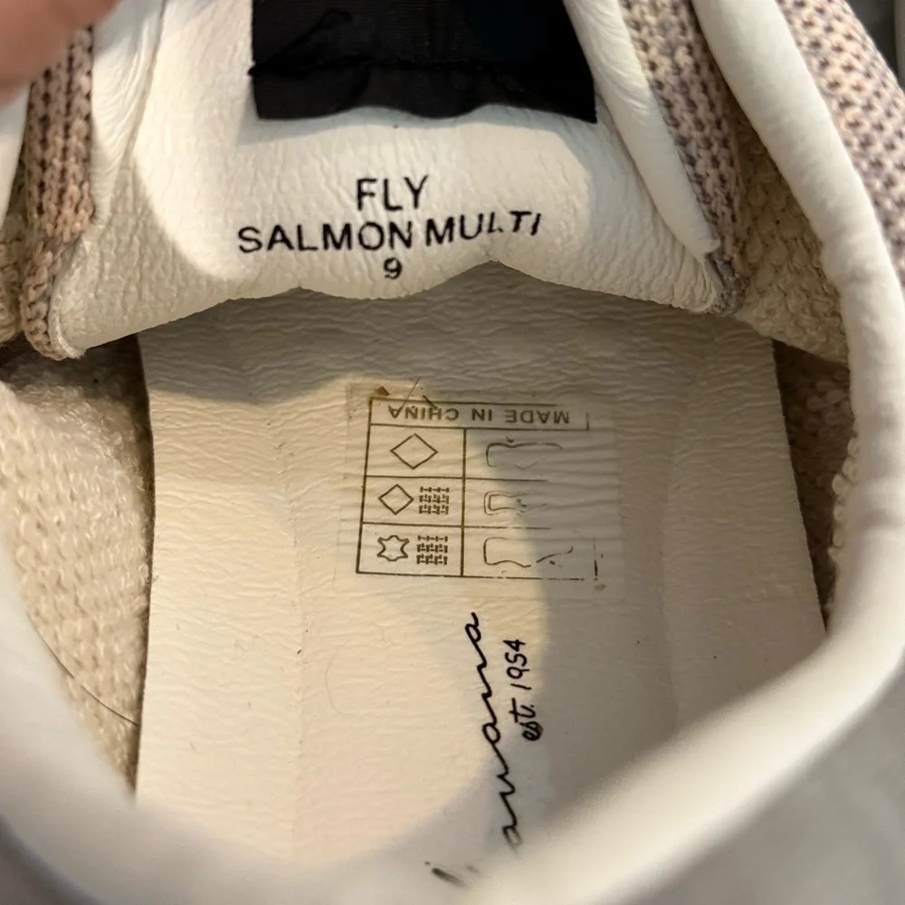 Women’s VINTAGE HAVANA Fly Salmon multi sneaker- Size 9